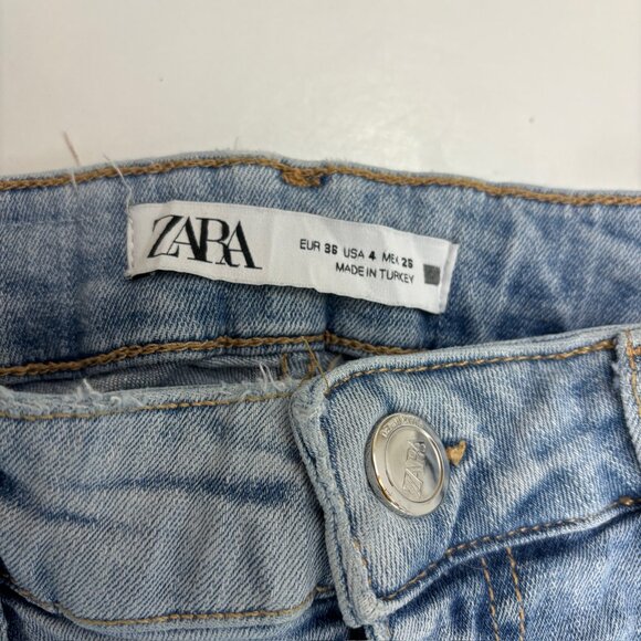 Zara Bootcut Raw Hem Women's size 4 Light Wash Blue Denim jeans - Picture 2 of 3